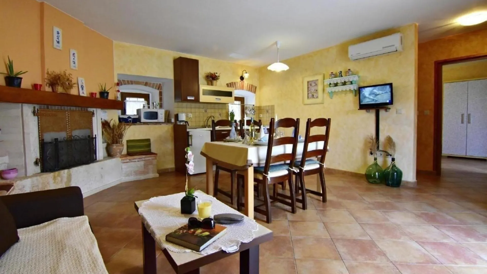 Klimatisierte Wohnung In Tar Mit Garten, Terrasse Und Grill Poreč Apartamento