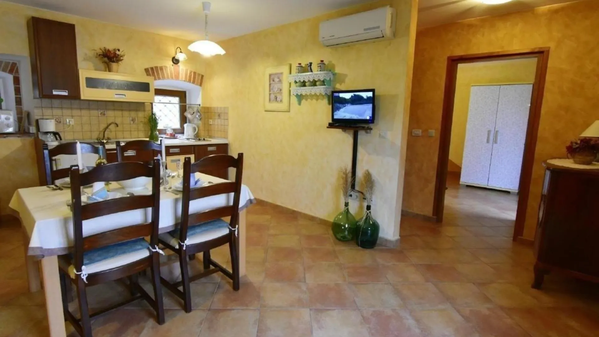 Klimatisierte Wohnung In Tar Mit Garten, Terrasse Und Grill Poreč